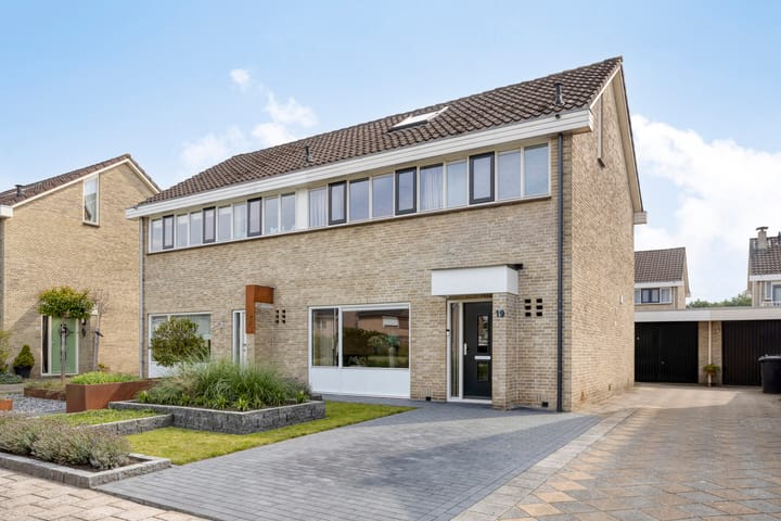 Photo 1 of Bachstraat 19