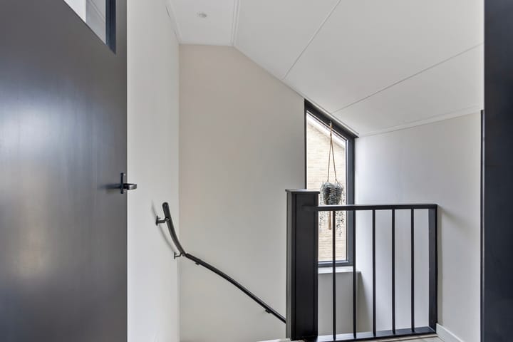 Photo 28 of Bachstraat 19