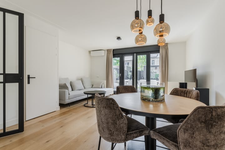 Photo 4 of Zeewoldestraat 2