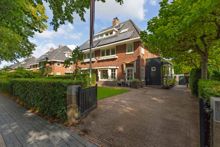 van der Helstlaan 13
