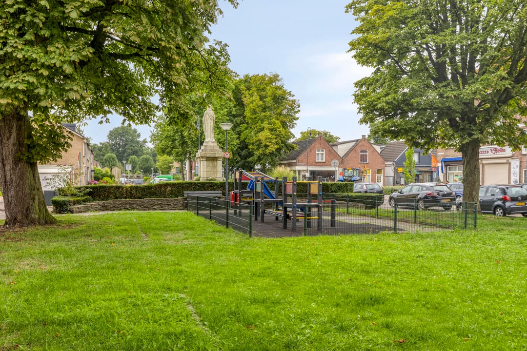 Photo 32 of St. Crispijnstraat 73