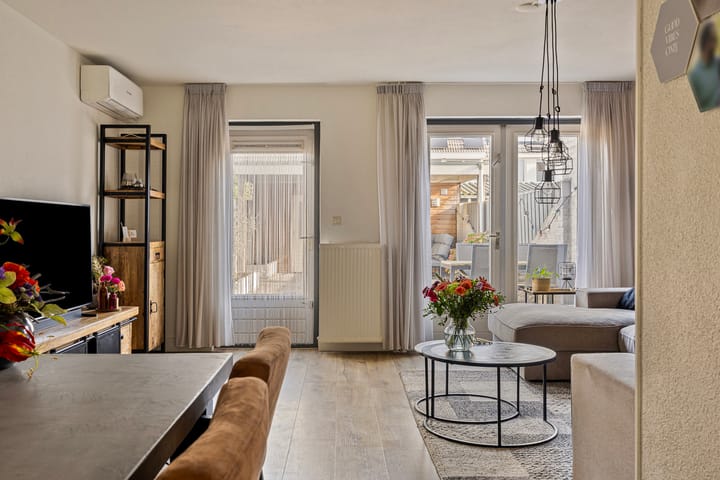 Photo 2 of Lochemstraat 85