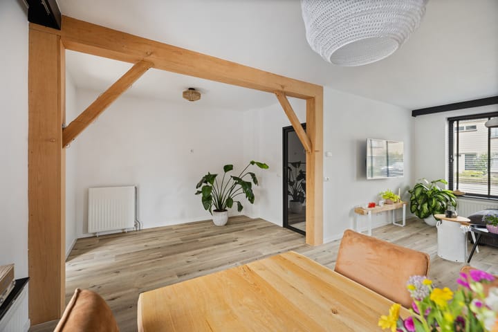 Foto 12 van Helmichstraat 14