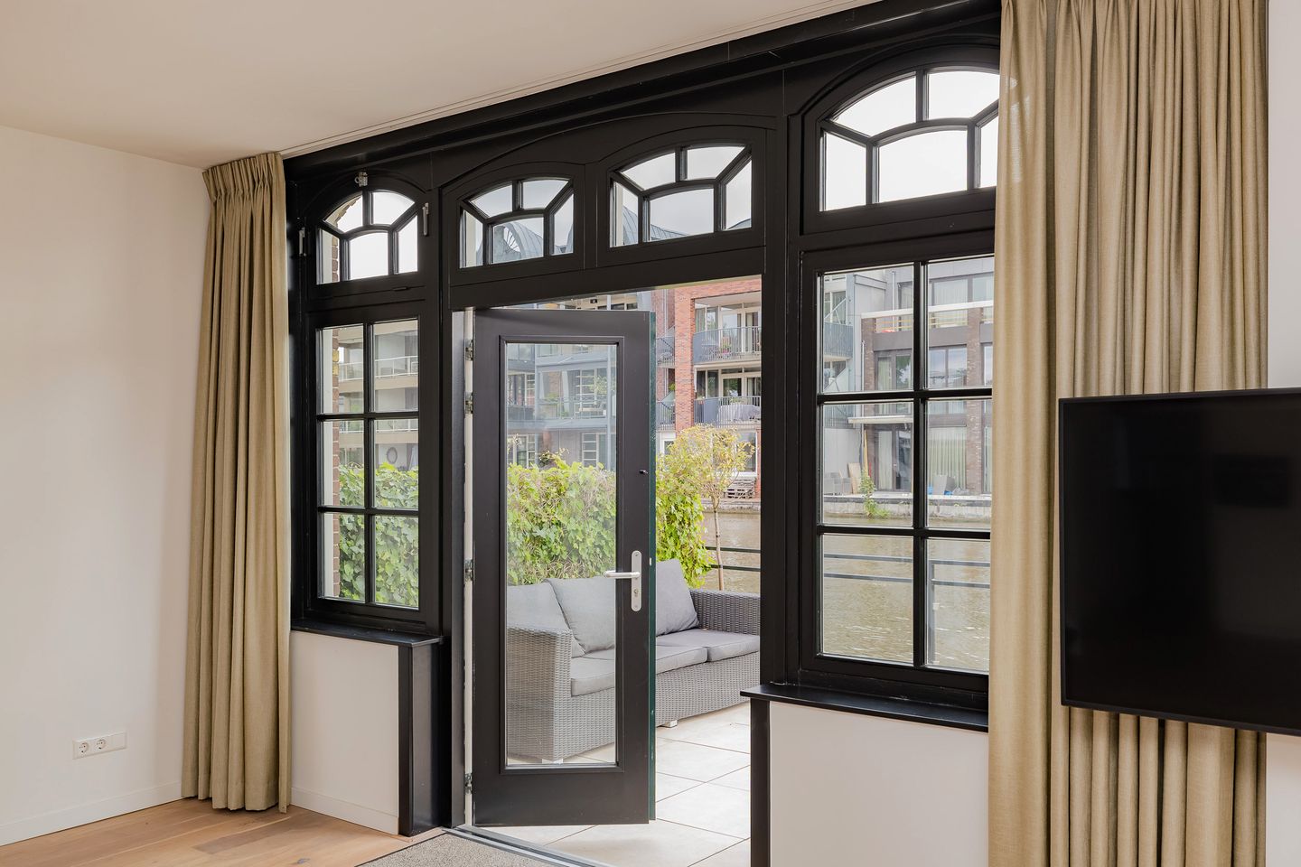 Photo 14 of Julianastraat 2-D