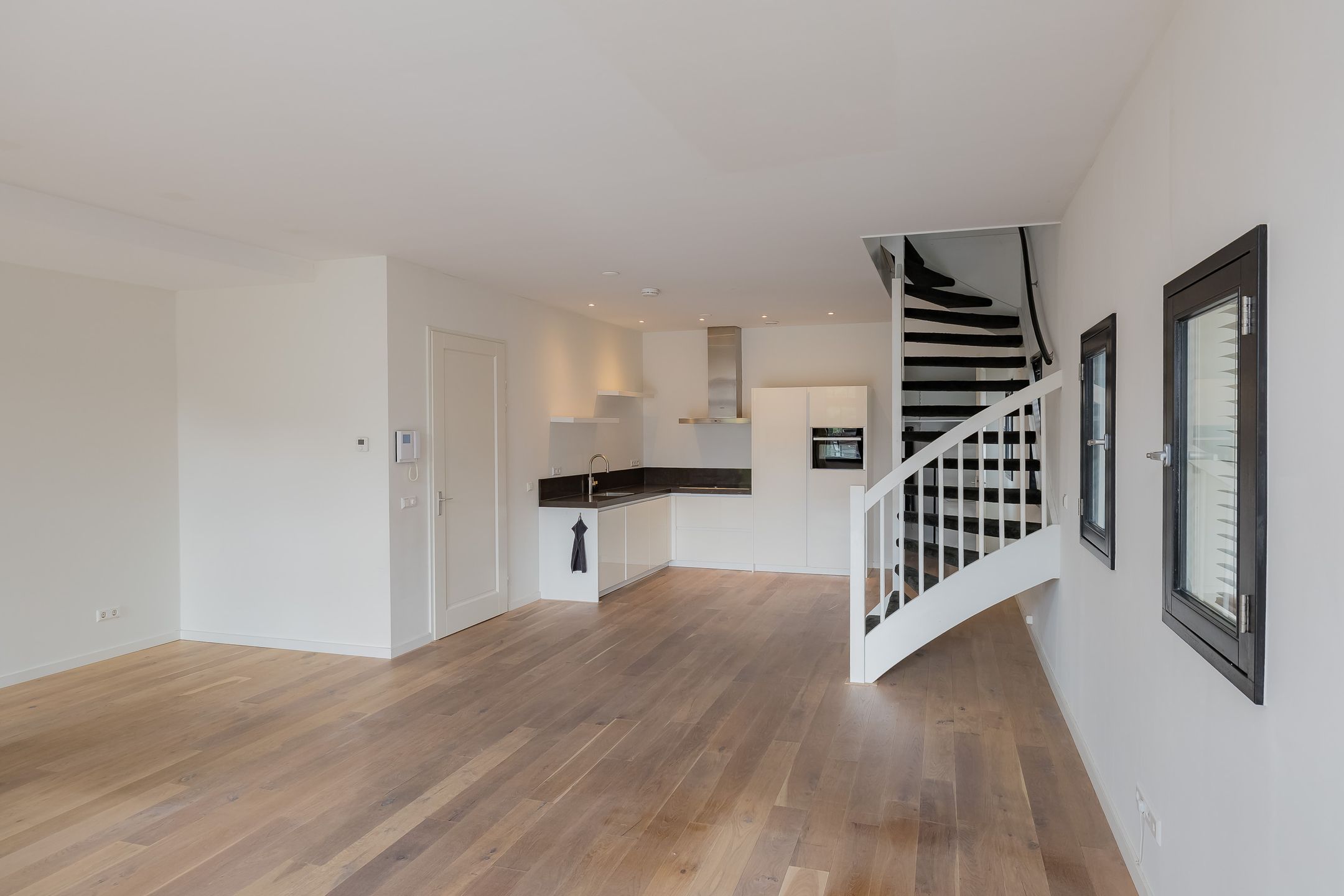 Photo 15 of Julianastraat 2-D