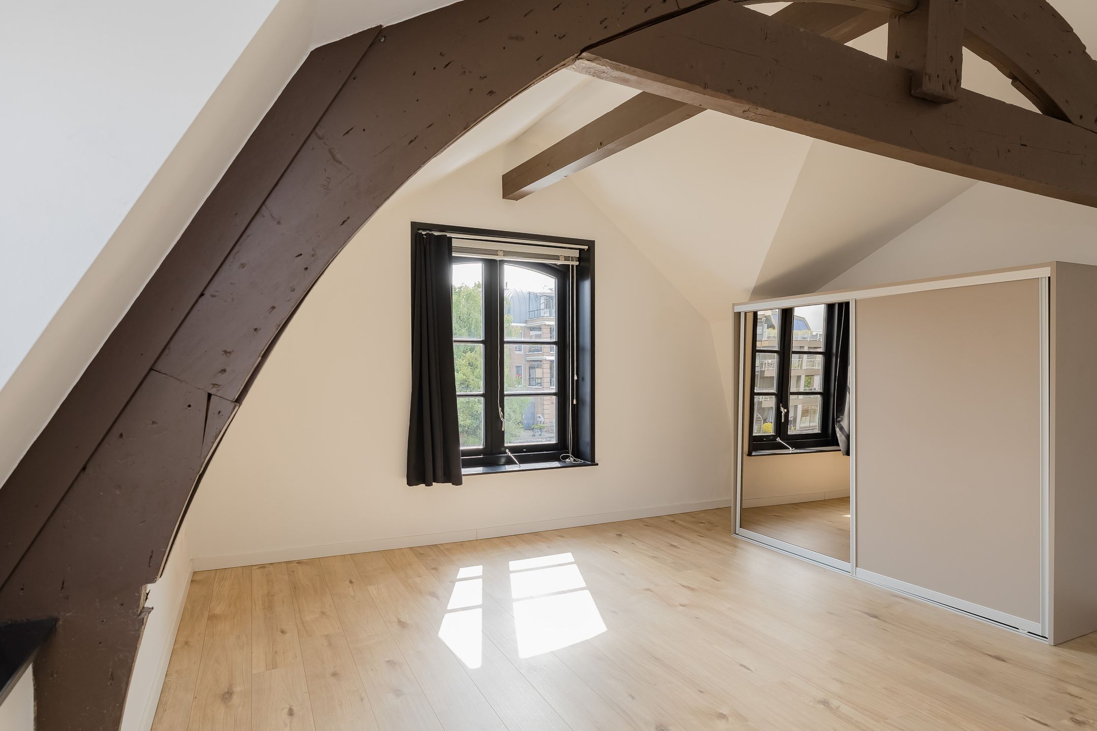 Photo 24 of Julianastraat 2-D