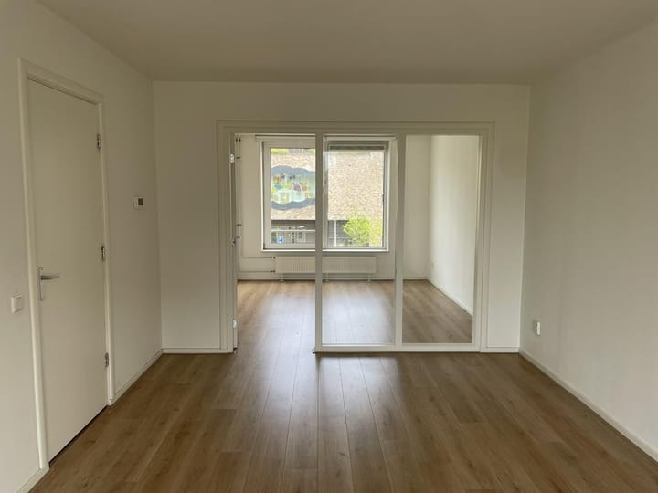 Photo 2 of Woutertje Pietersestraat 25-2