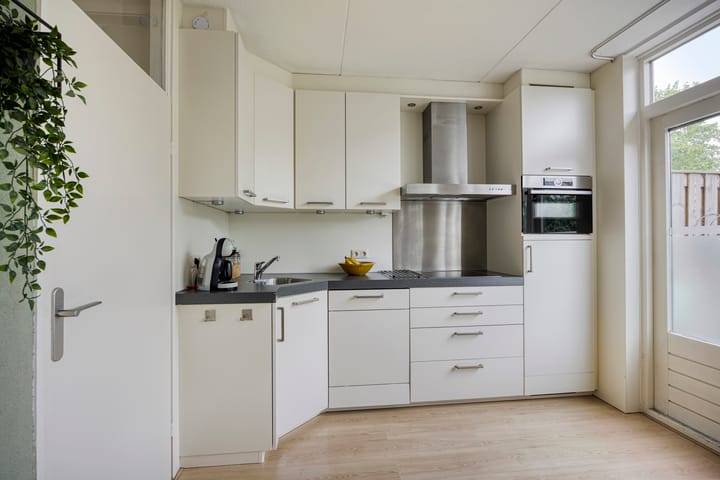 Photo 12 of Beethovenstraat 9