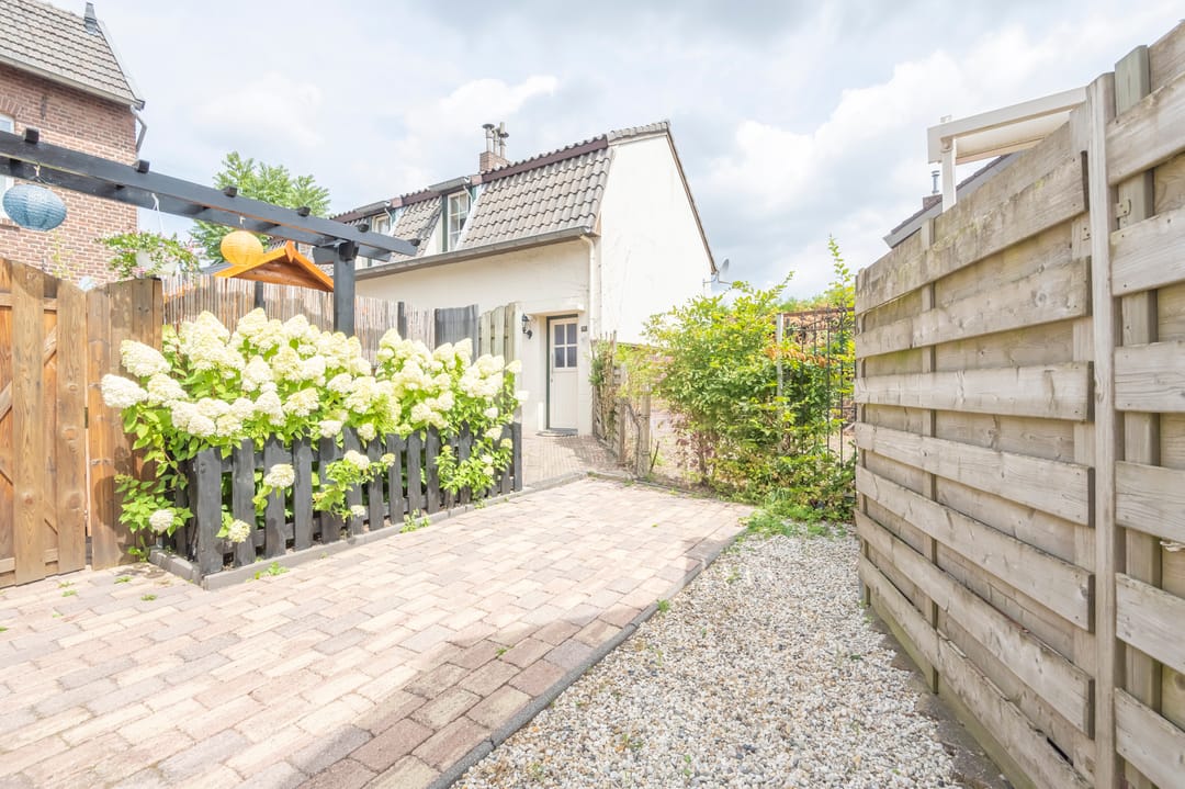 Foto 1 van Dr. Poelsplein 11