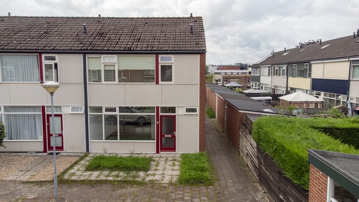 Photo 1 of Prof.Van der Leeuwstraat 7