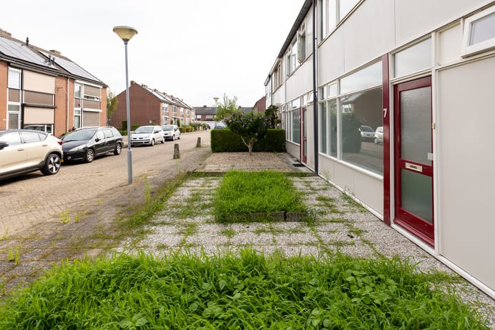 Photo 9 of Prof.Van der Leeuwstraat 7