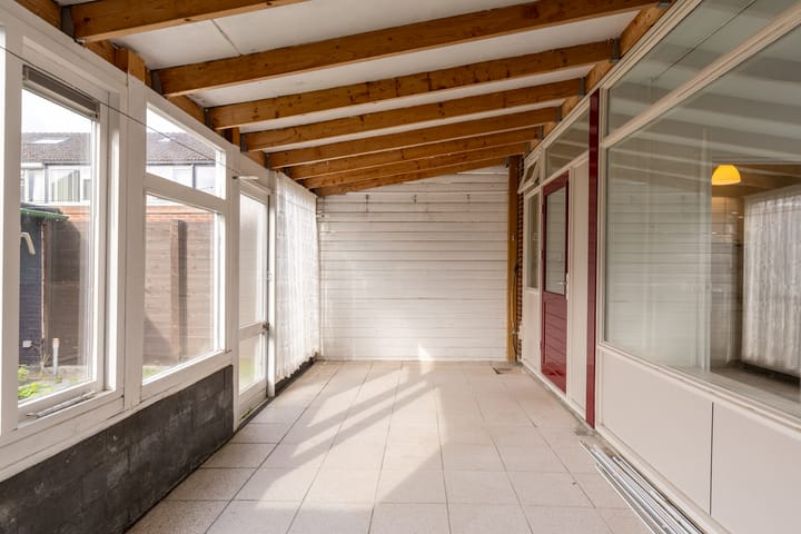 Photo 17 of Prof.Van der Leeuwstraat 7