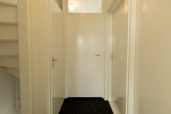 Photo 19 of Prof.Van der Leeuwstraat 7