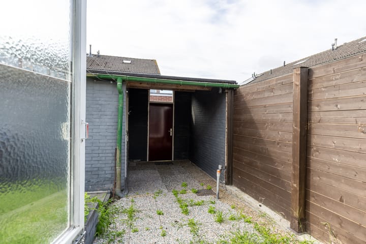 Photo 32 of Prof.Van der Leeuwstraat 7