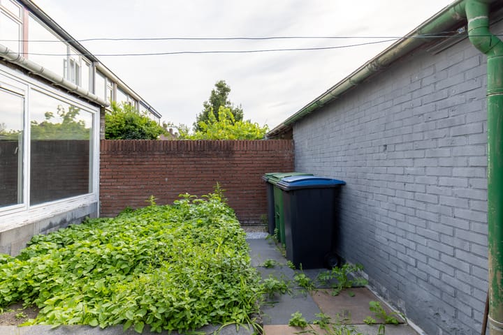 Photo 33 of Prof.Van der Leeuwstraat 7