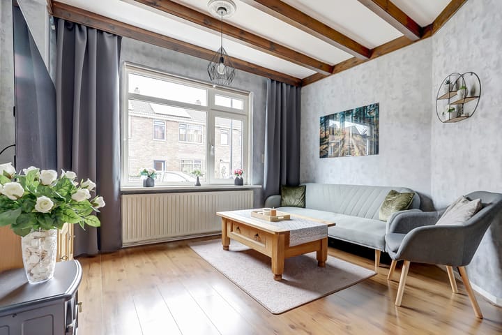 Foto 9 van Leeghwaterstraat 111