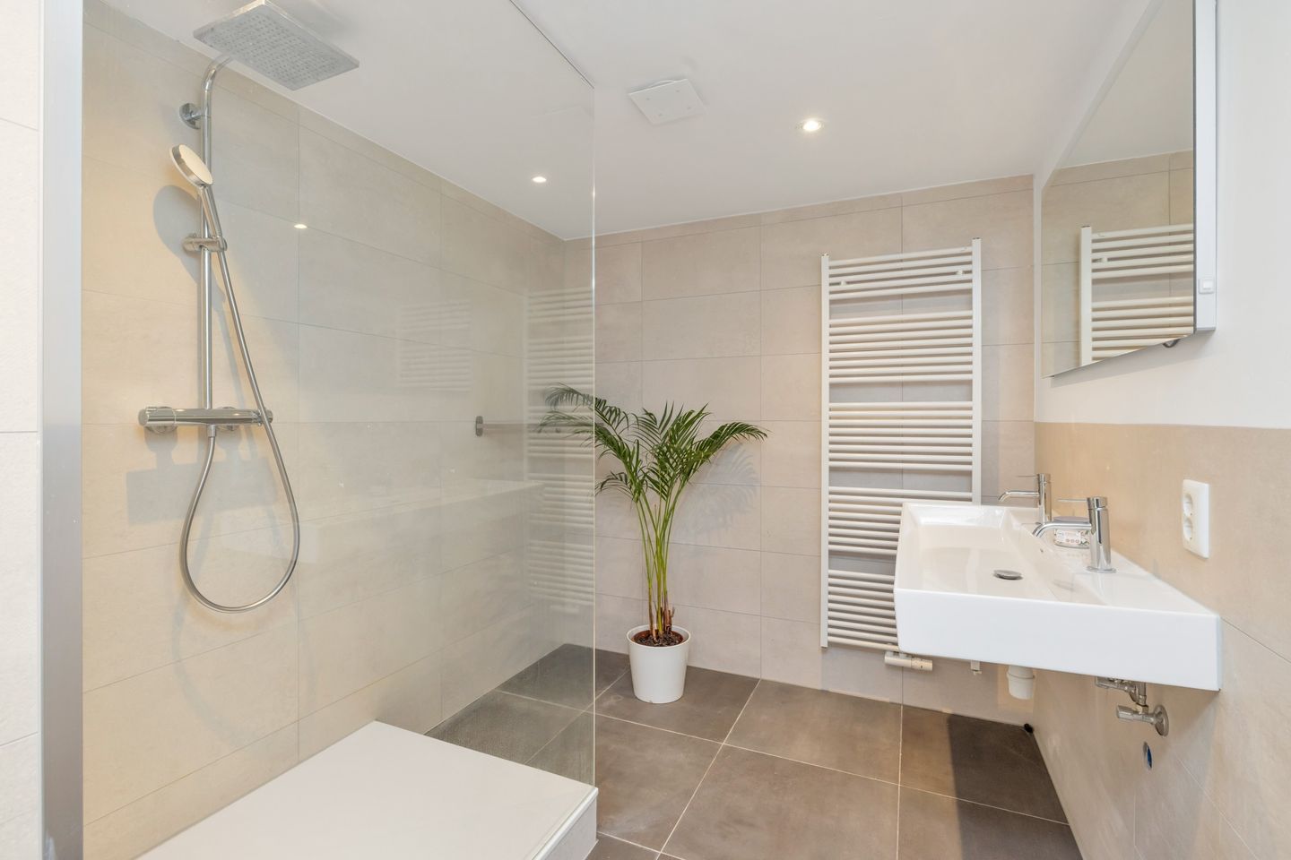 Foto 4 van F.C. Dondersstraat 107