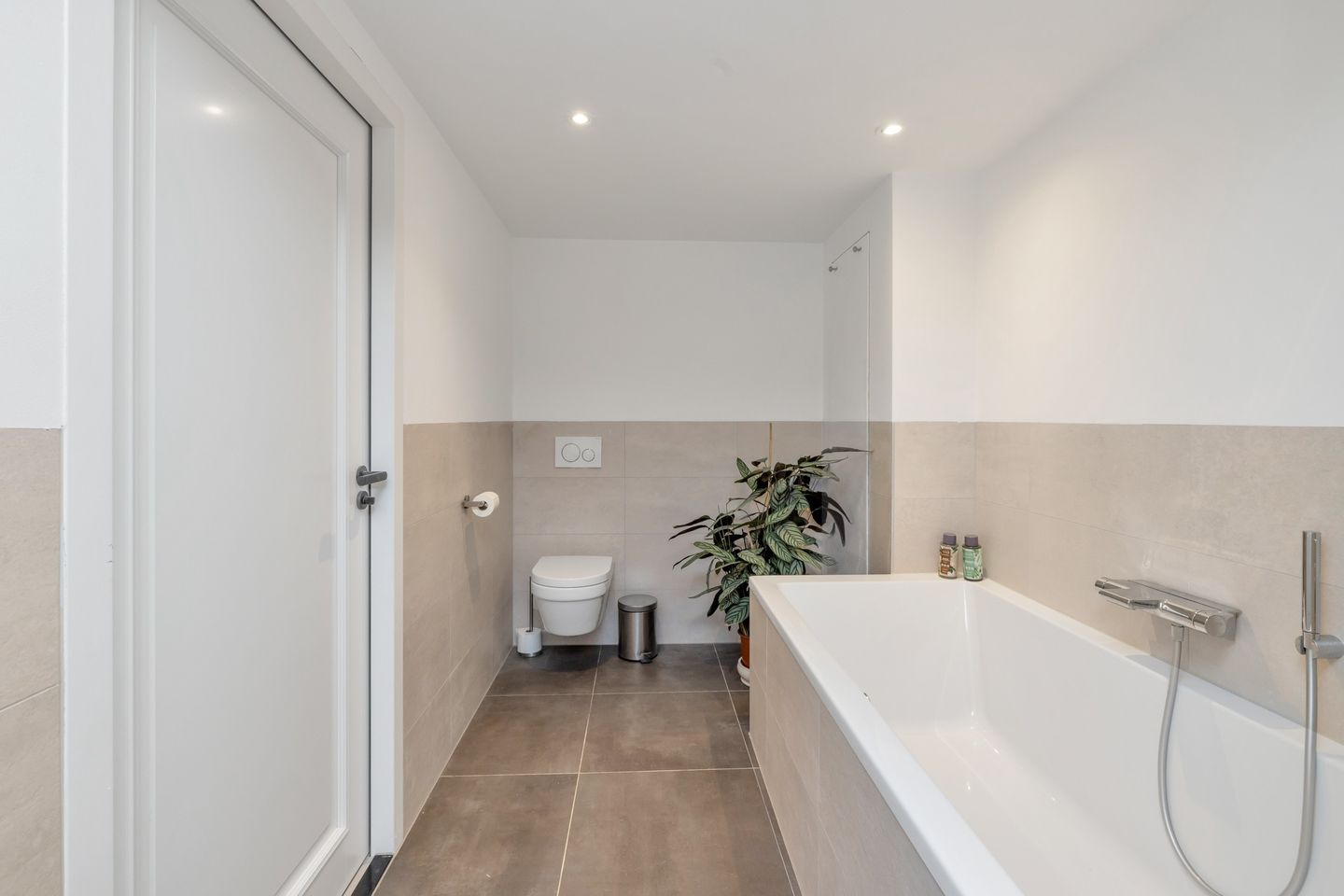 Foto 29 van F.C. Dondersstraat 107