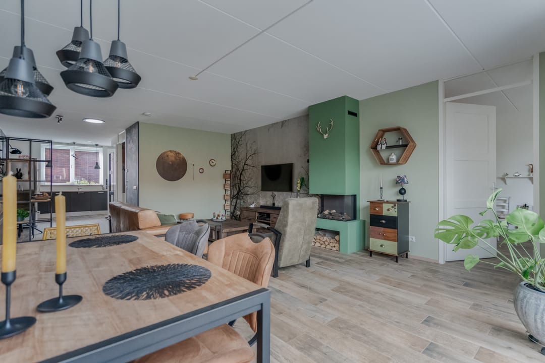Photo 17 of Drapeniersgilde 18