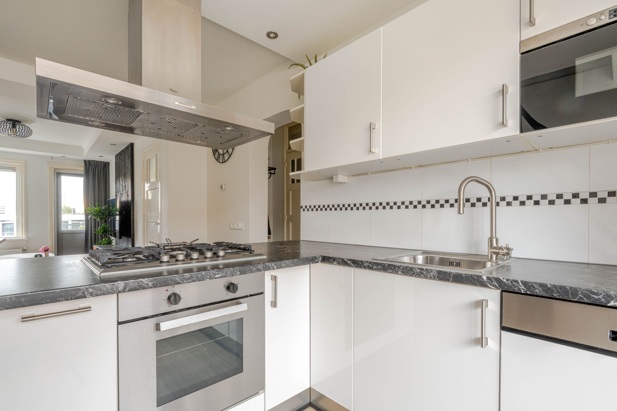 Foto 15 van Madeliefstraat 34-C