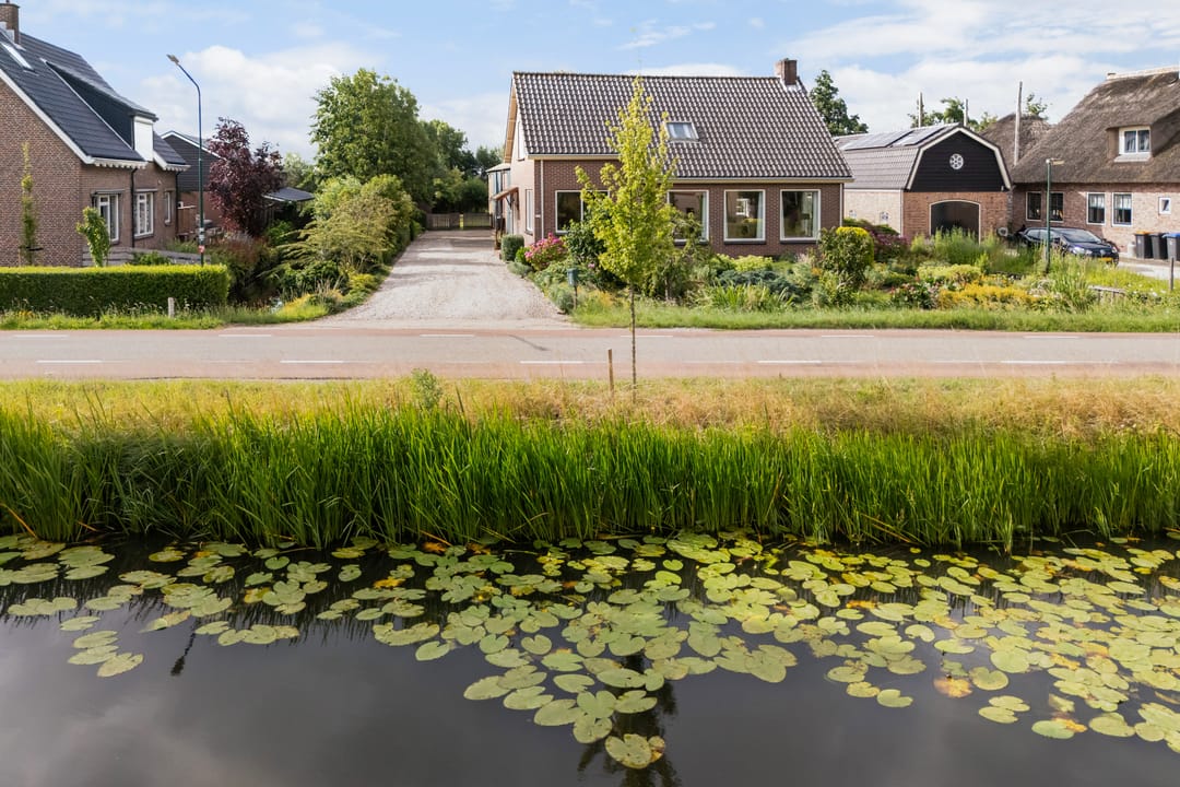 Photo 7 of Benedeneind ZZ 401-A