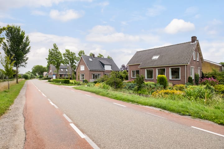 Photo 10 of Benedeneind ZZ 401-A