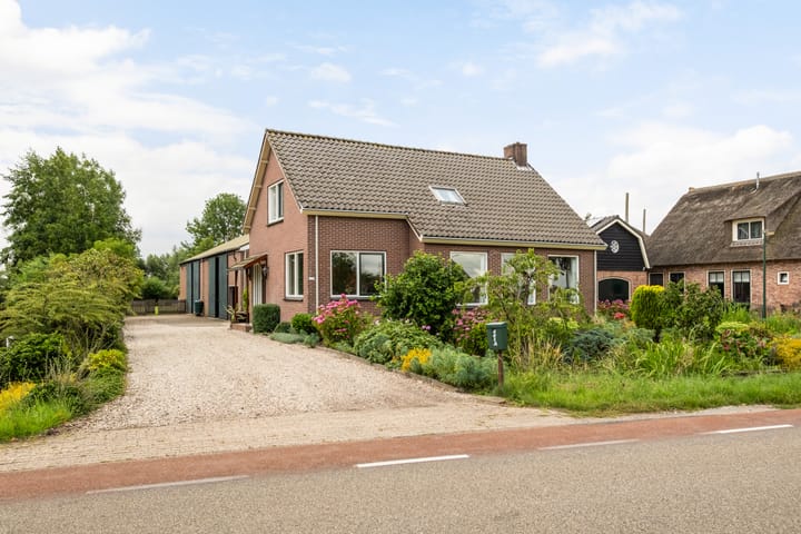 Photo 11 of Benedeneind ZZ 401-A