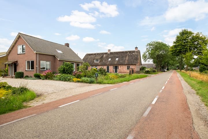 Photo 13 of Benedeneind ZZ 401-A