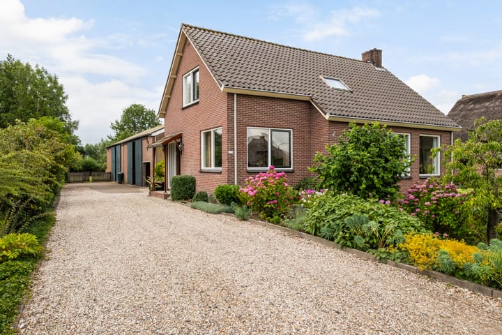 Photo 14 of Benedeneind ZZ 401-A