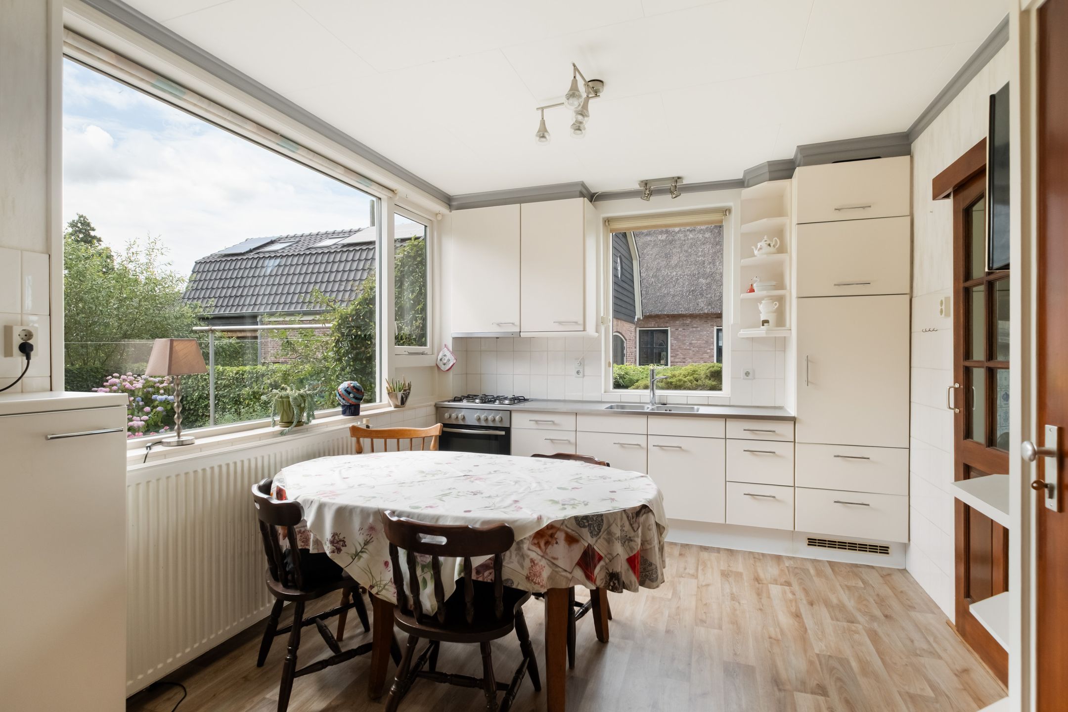 Photo 30 of Benedeneind ZZ 401-A