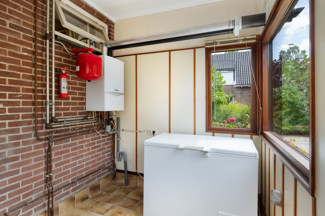 Photo 32 of Benedeneind ZZ 401-A