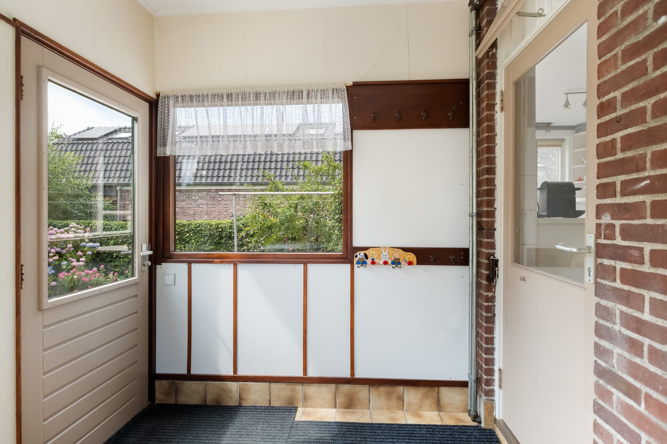 Photo 33 of Benedeneind ZZ 401-A