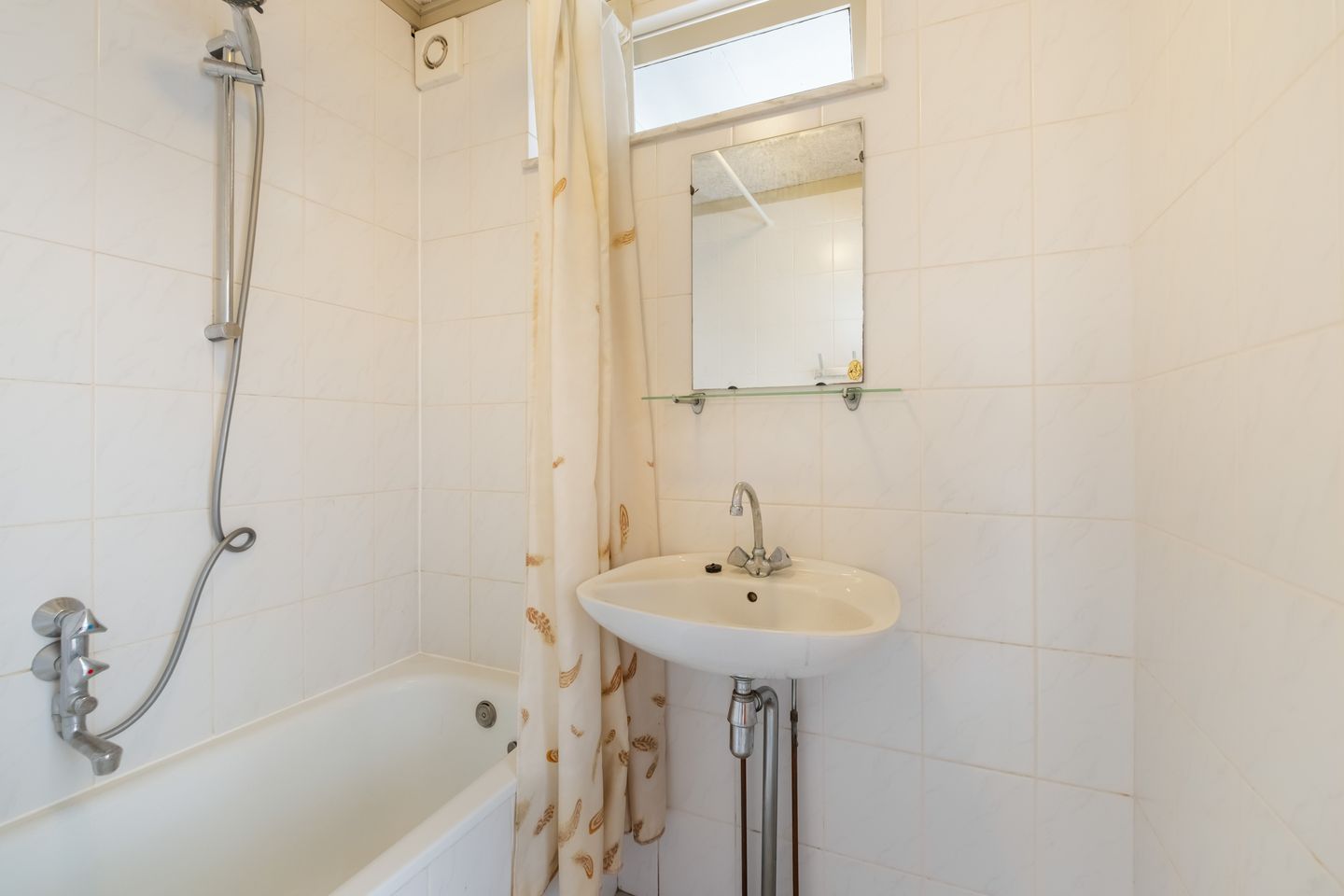 Photo 44 of Benedeneind ZZ 401-A