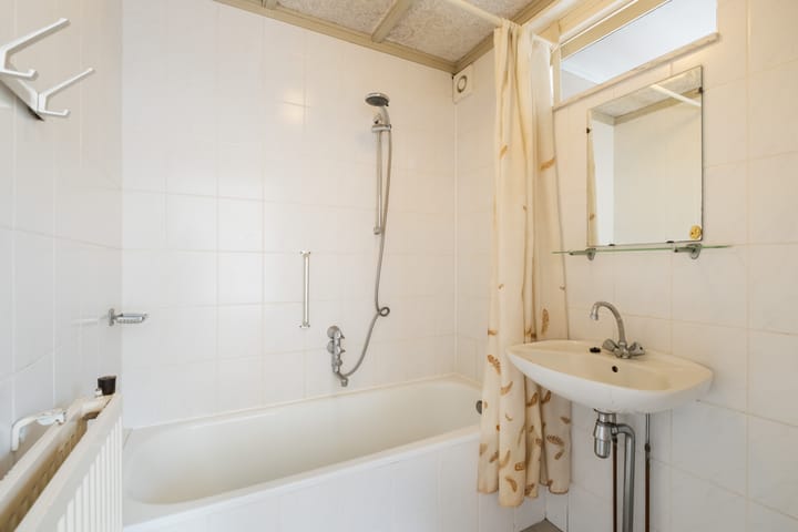 Photo 45 of Benedeneind ZZ 401-A