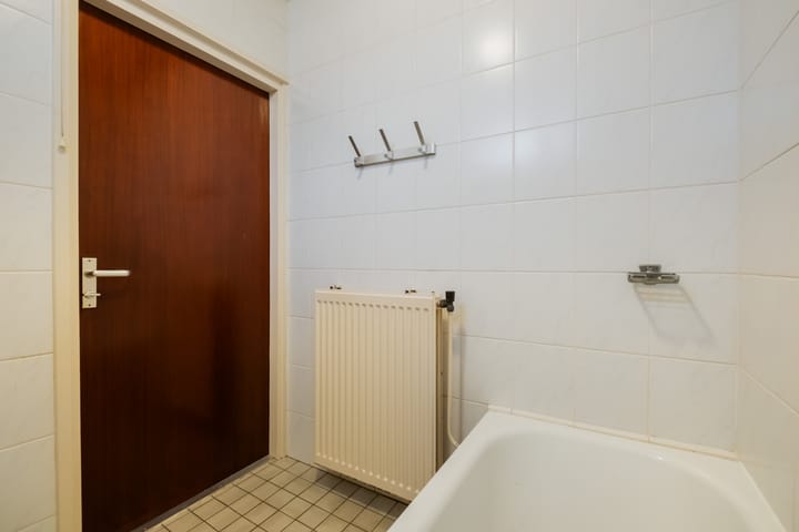 Photo 46 of Benedeneind ZZ 401-A