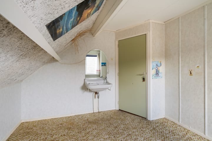 Photo 51 of Benedeneind ZZ 401-A