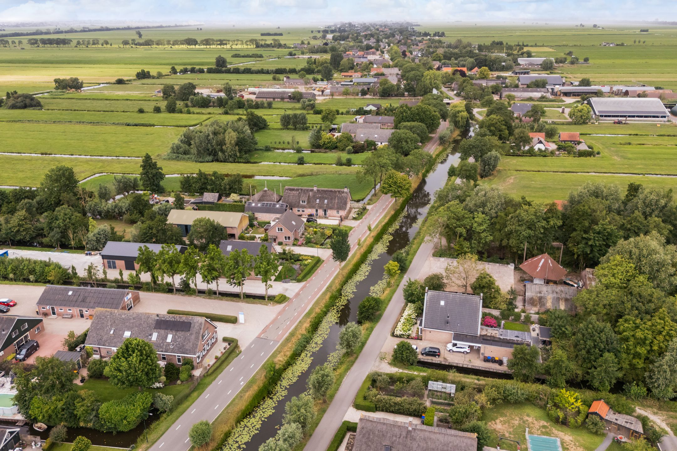 Photo 69 of Benedeneind ZZ 401-A