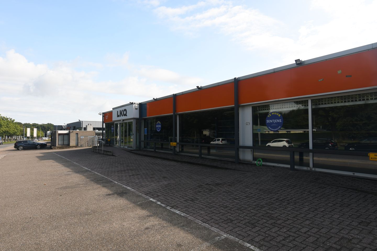 View photo 2 of Strijthagenweg 127