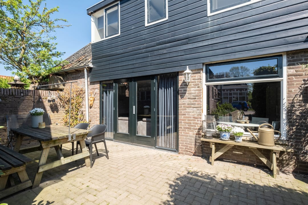 Photo 1 of Leeuwarderweg 14