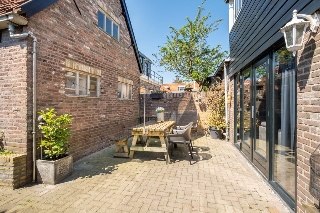 Photo 8 of Leeuwarderweg 14