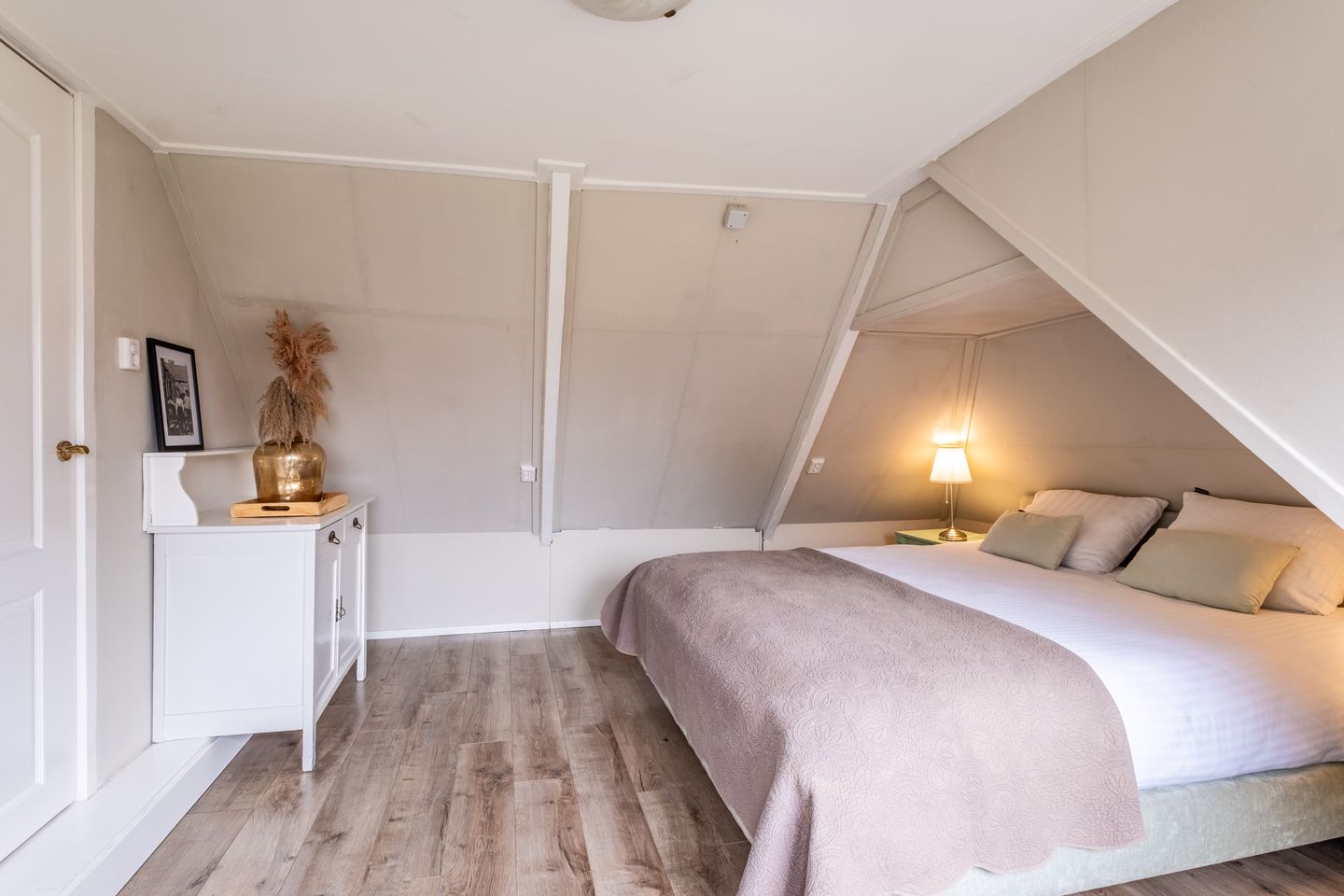 Photo 25 of Leeuwarderweg 14