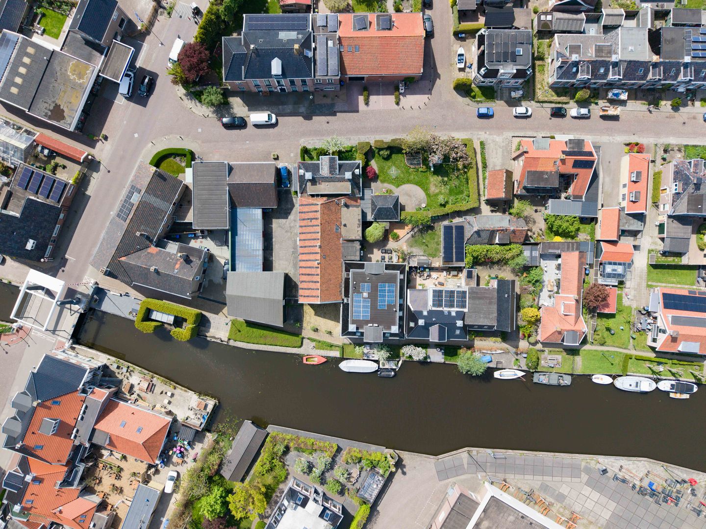 Photo 29 of Leeuwarderweg 14