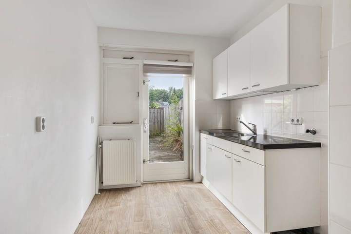 Photo 3 of Rozenstraat 10