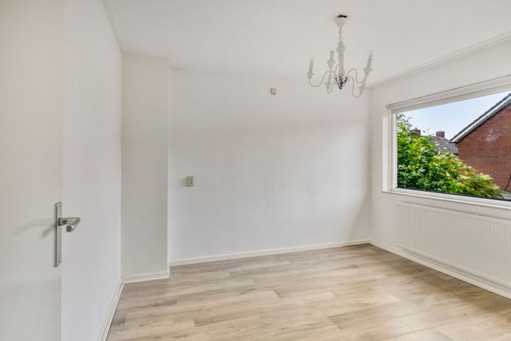 Photo 4 of Rozenstraat 10