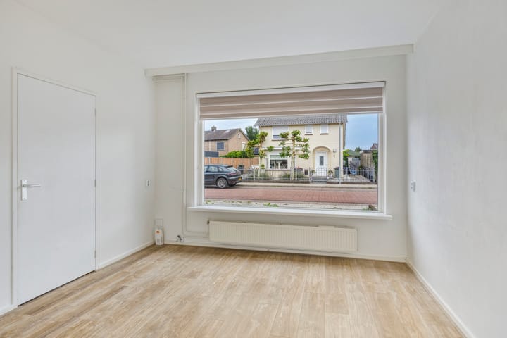 Photo 8 of Rozenstraat 10