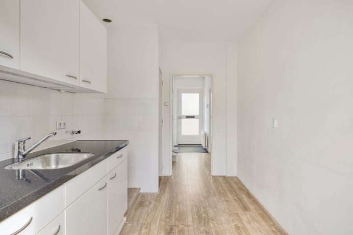 Photo 11 of Rozenstraat 10