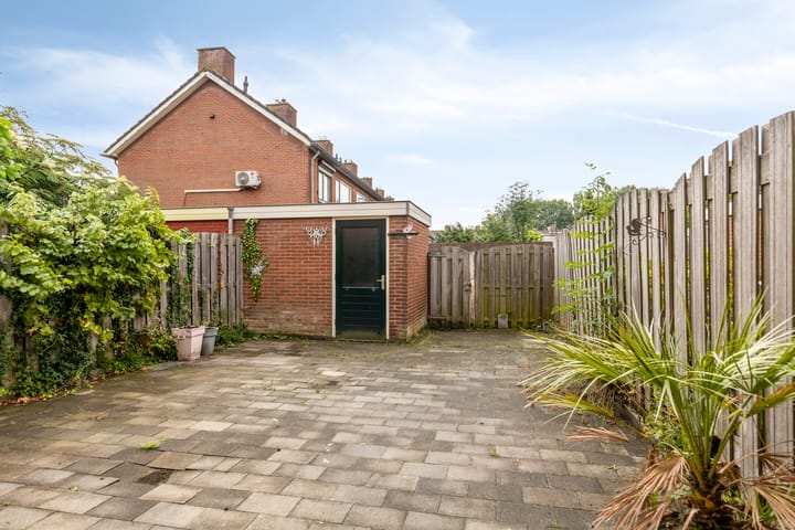 Photo 21 of Rozenstraat 10