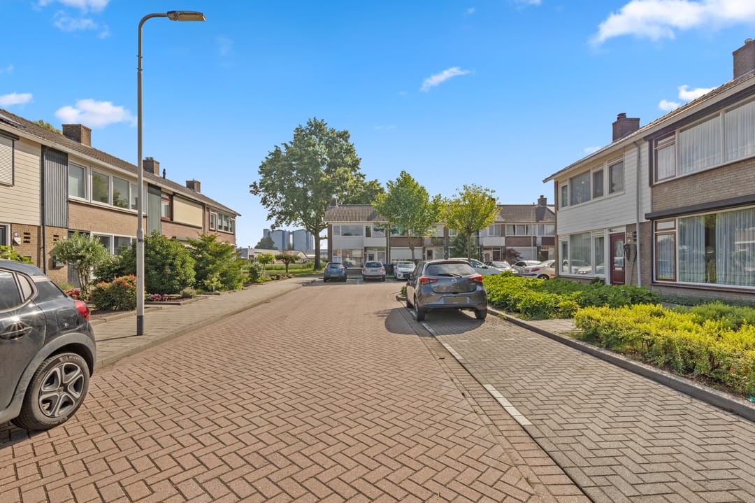 Foto 41 van Van Goghlaan 254