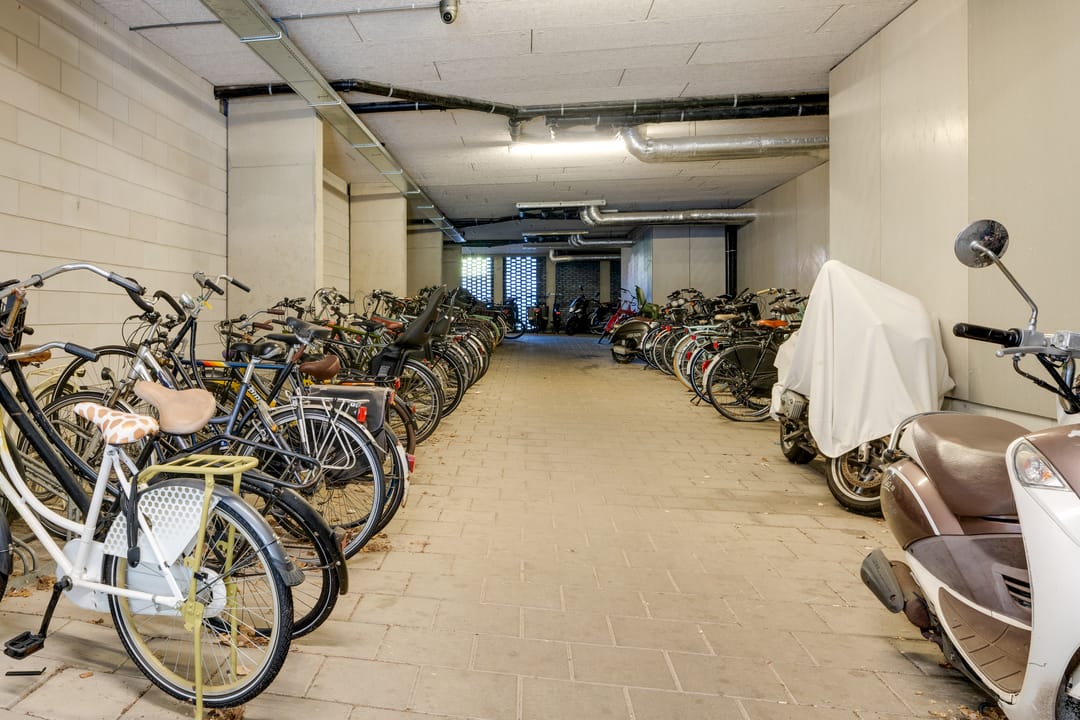 Photo 37 of Erich Salomonstraat 412