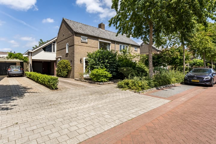 Graaf Hermanstraat 8